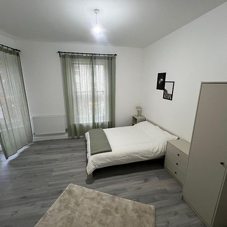 London Homes ภายนอก รูปภาพ